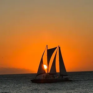 pearl-aruba.comcaribbean.com/